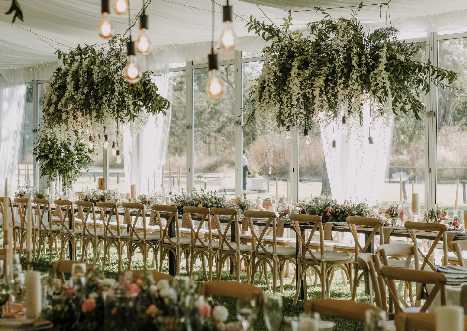 Flores pendentes e arranjos aéreos